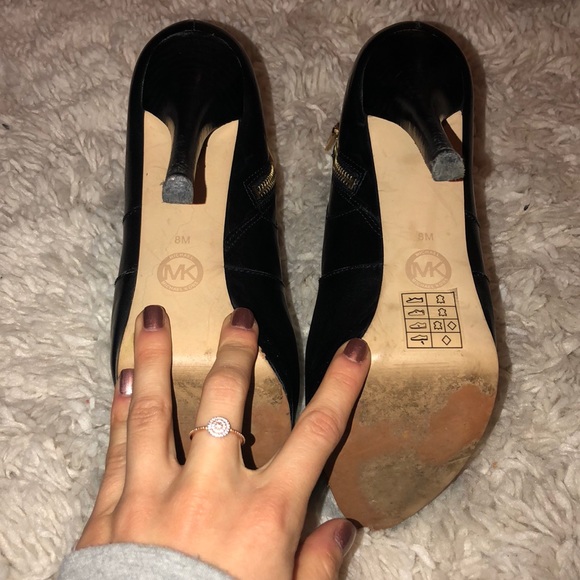 Michael Kors booties - Picture 3 of 5